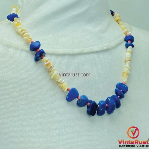 Lapis lazuli beaded necklace: handmade tribal jewelry with precious stones. - Picture 2 of 7